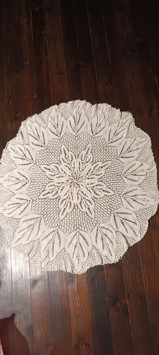 Ръчно плетена покривка