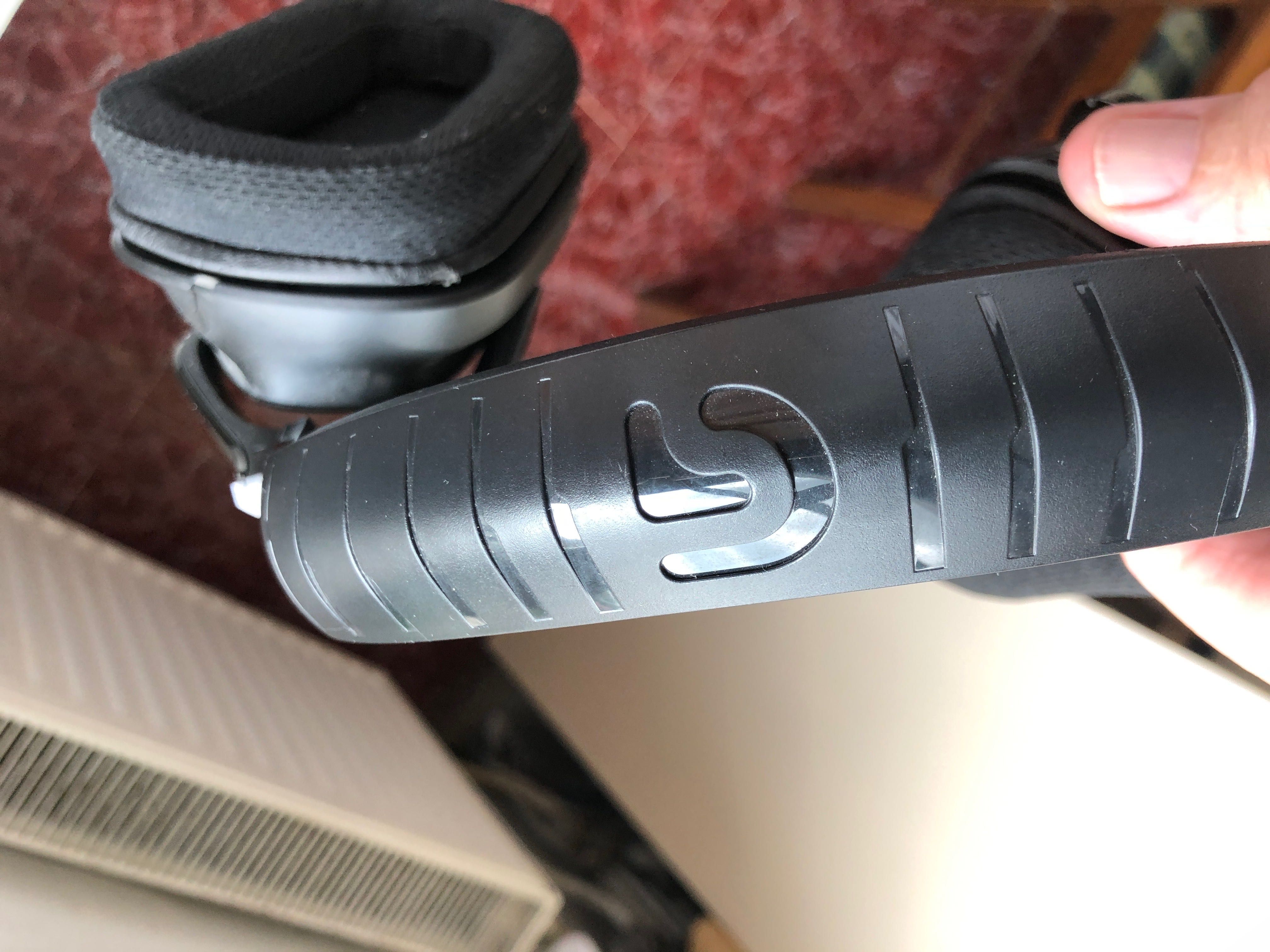 Logitech G935 headset as new