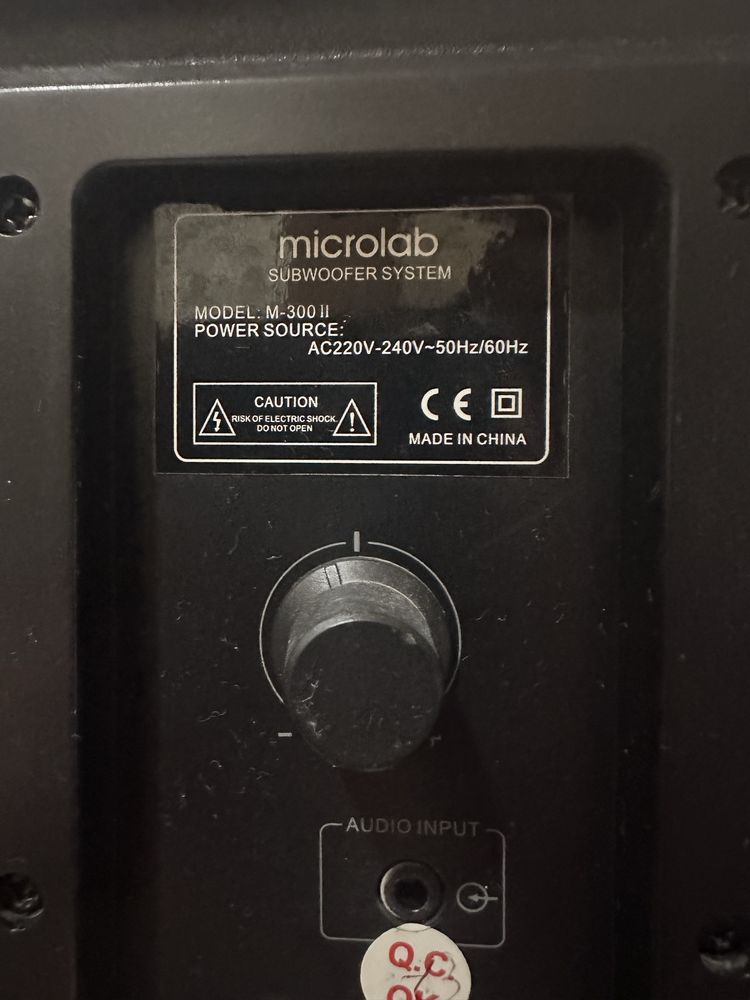 Продам сабвуфер Microlab