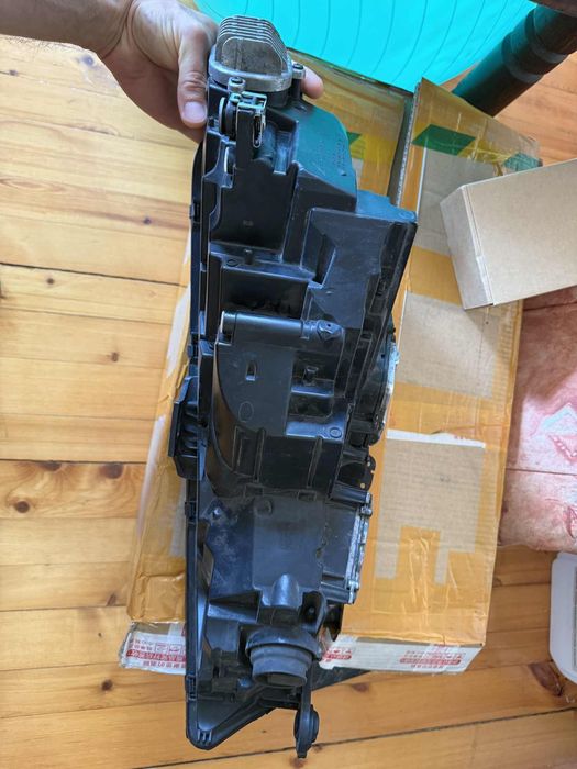 Кеснонов фар за ауди а4 б9