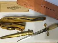 SET(decoratii militare + stilet militar + exemplar personal cod penal)