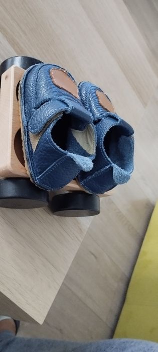 Pantofiori bebe in stare foarte bună