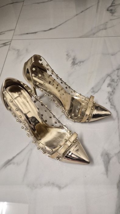 Стилни дамски обувки