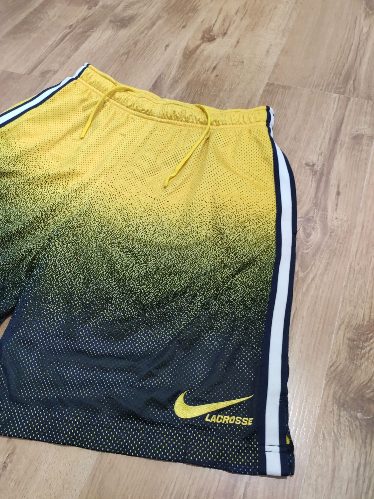 Pantaloni scurți Nike mărimea L