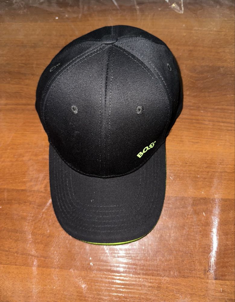 Продам кепки от “Hugo Boss”