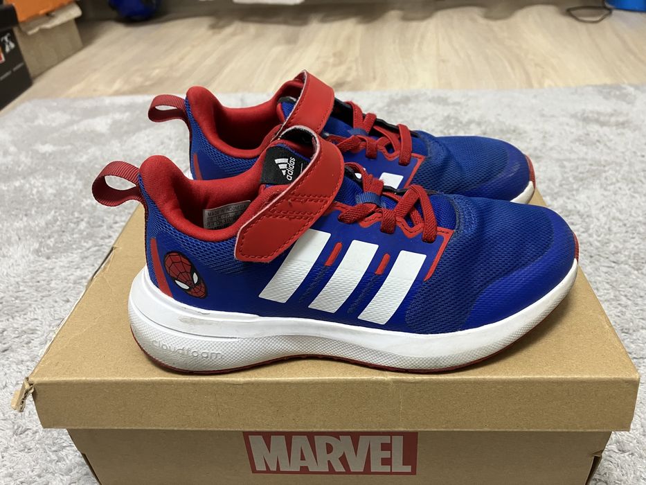 Adidas Marvel marimea 31 1/2