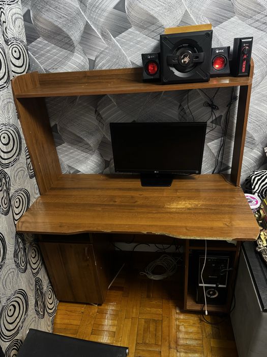 Компьютерный стол