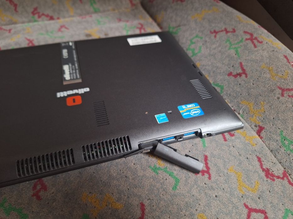 Vand laptop  tableta oliveti