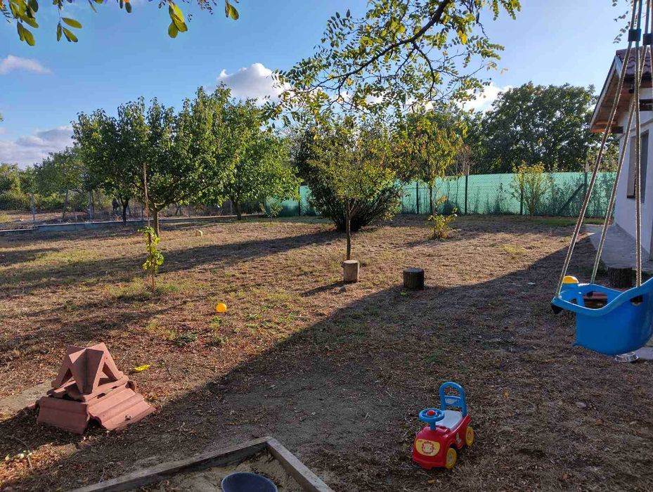Продавам къща близо до Варна