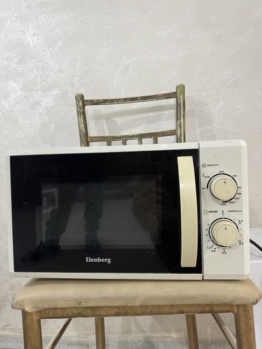 Микроволновка Elenberg на запчасти