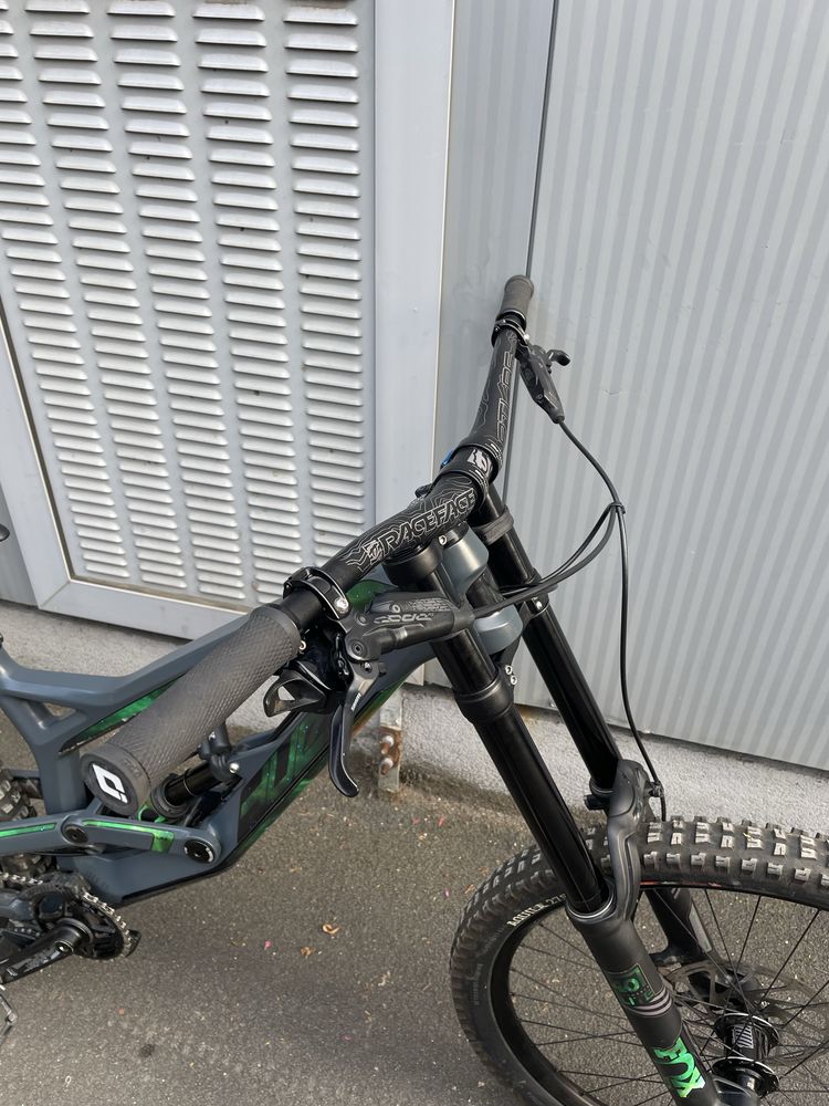 YT Tues CF Pro 2018