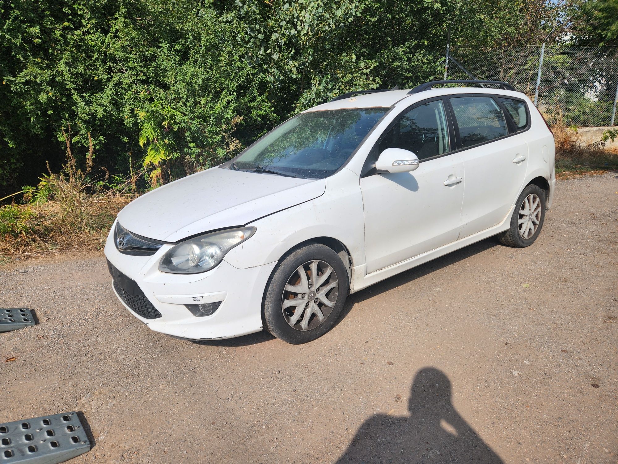 За Части Hyundai i30 sw 1.6 crdi автоматик 2010 година