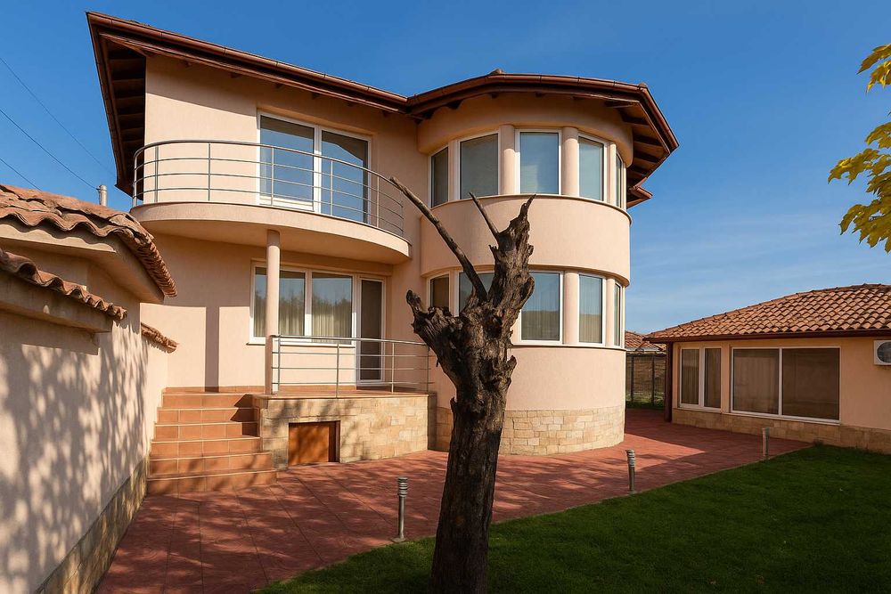 Просторен и изключително перспективен имот с. Граф Игнатиево