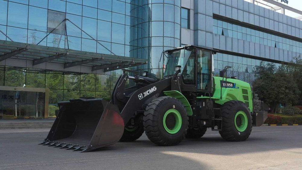 Гибридный Фронтальнфй Погрузчик XCMG XC958