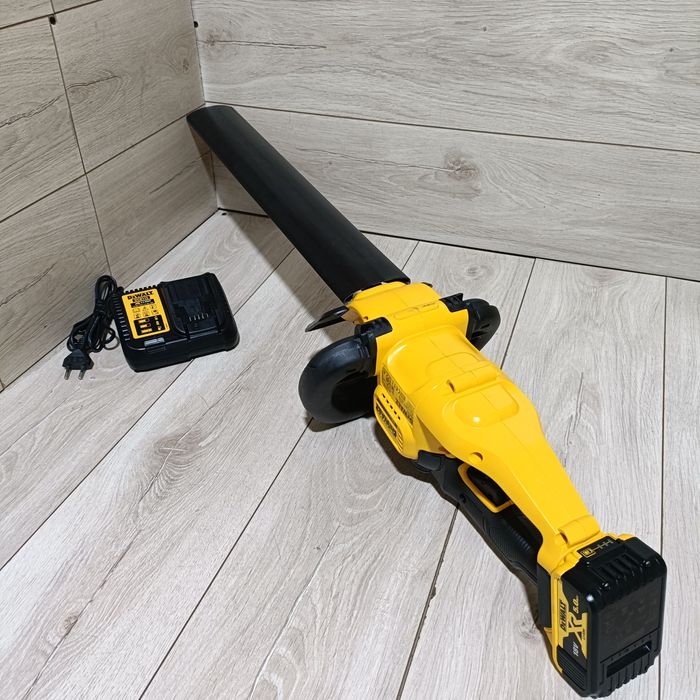 Fierastrau foarfeca taiat gard viu pe acumulator DeWalt DCM563