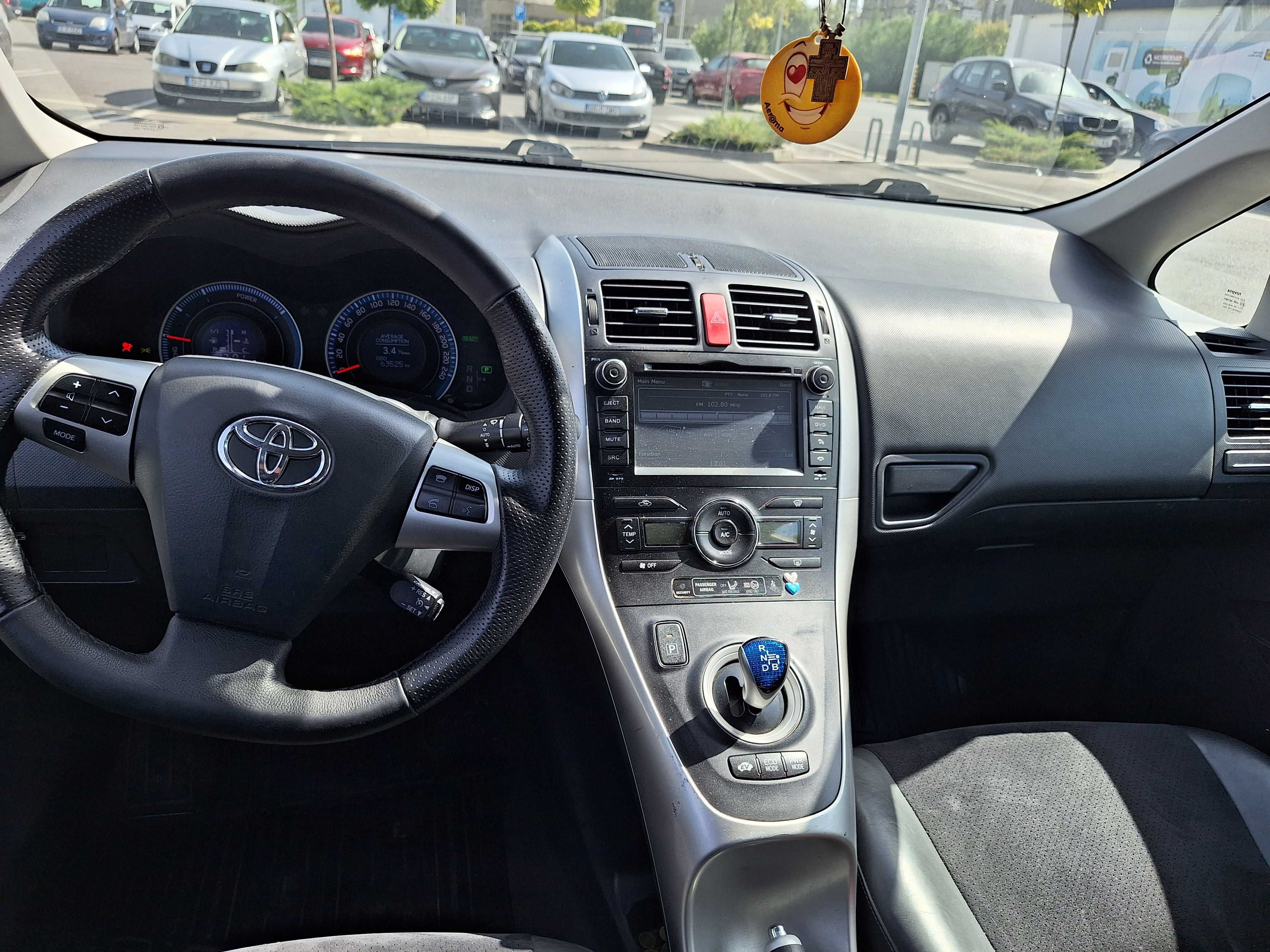 Navigatie gps dvd cd usb bluetooth internet toyota auris hibrid hybrid