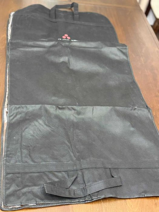 Huse pentru haine made in italy