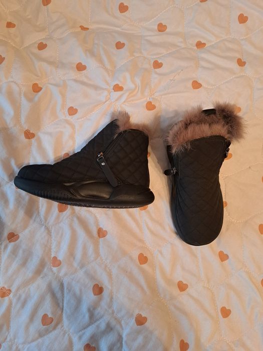 Зимния обувь женская НОВАЯ