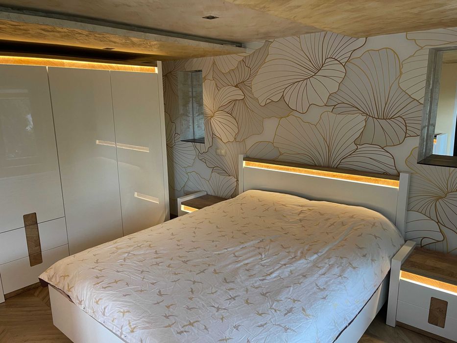 Тристаен апартамент - етаж от къща в кв. Бояна