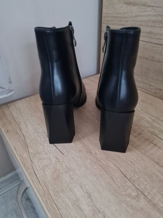 Черни боти 39 номер