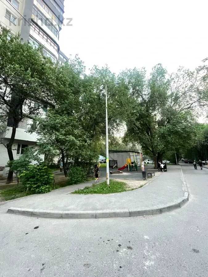 2-х ком. кв. ( 65 кв. м.) в монолитном доме ( 6 / 14  )