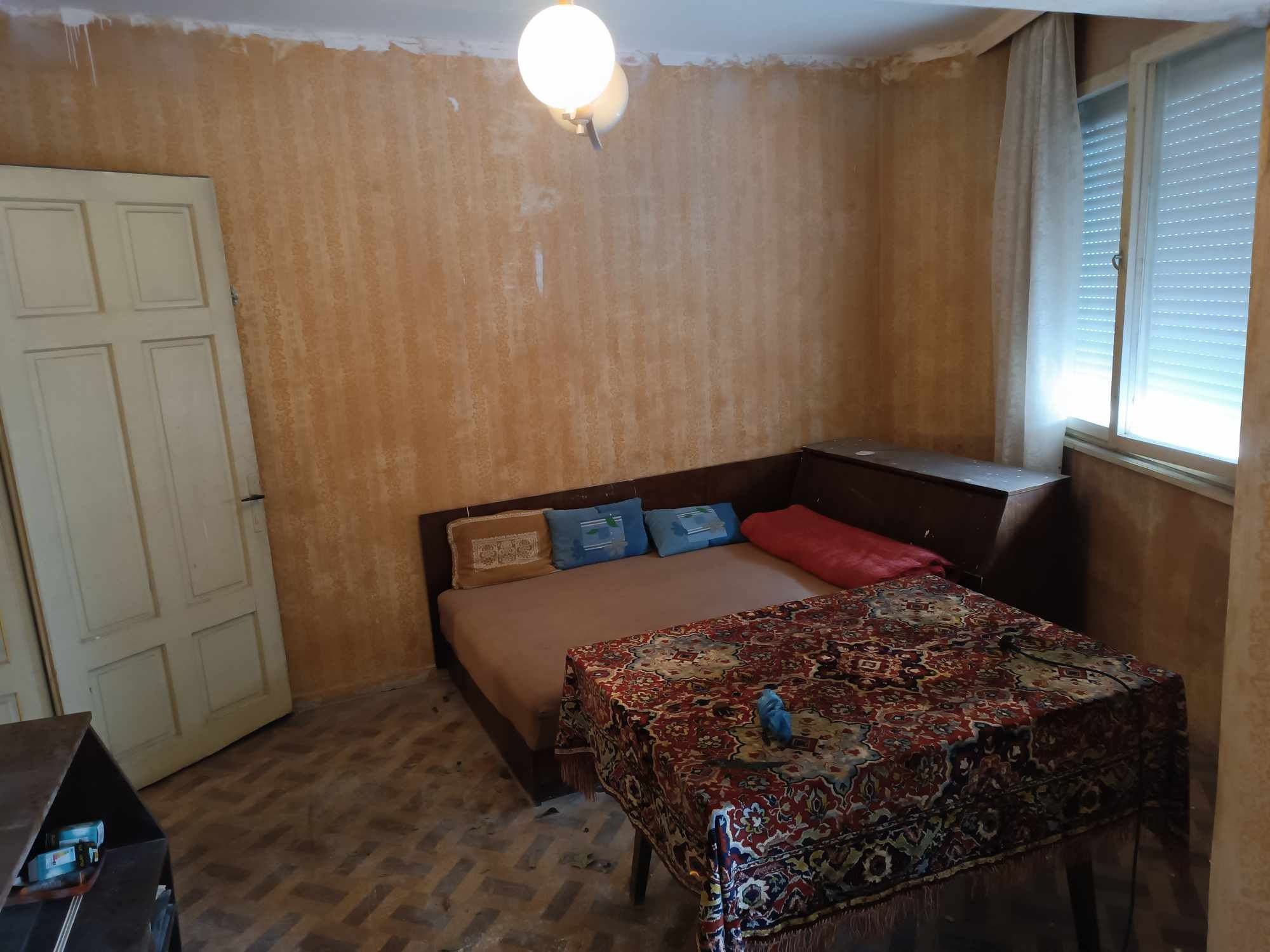 Къща на два етажа в с.Бяга