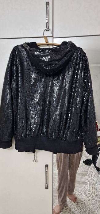 Куртка с капишоном