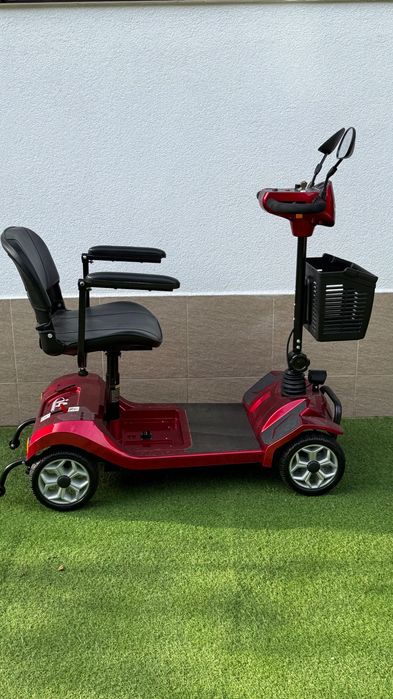 Продавам електрически скутер с 4 колела - Варна