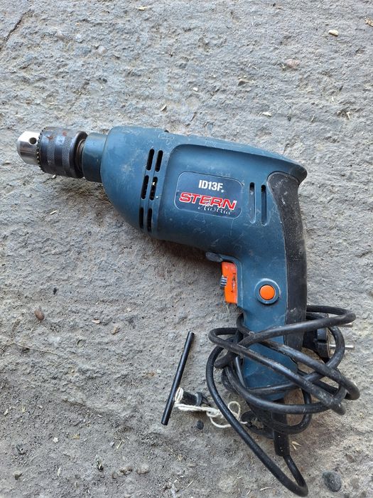 Bormașină cu percuție STERN 710 W