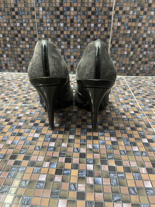 Vand pantofi Salvatore Ferragamo piele intoarsa