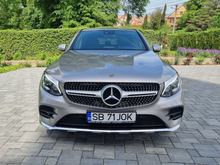 Mercedes-Benz GLC Coupe 300 • 4MATIC • AMG Line • 245 CP
