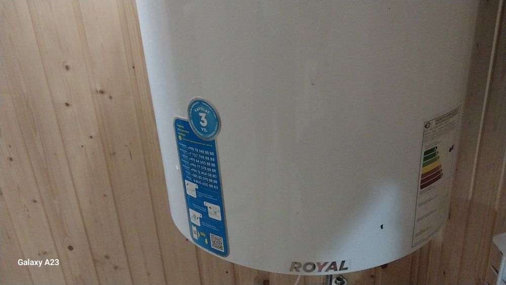 Продам водонагреватель на 150л.