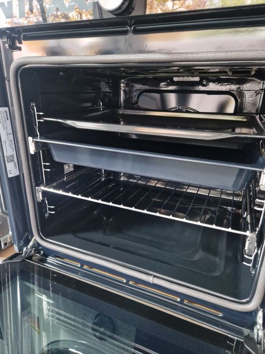 Фурна за вграждане Gorenje 77 литра Пиролиза