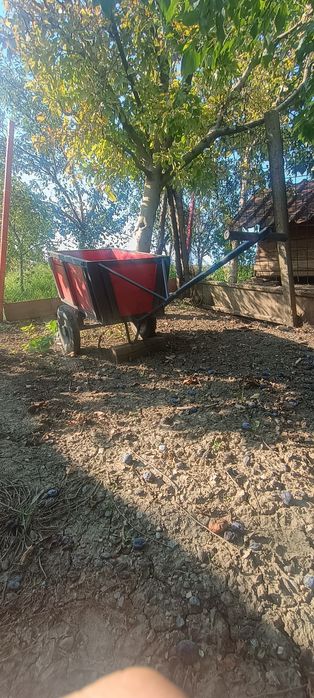 Vând căruț de transport
