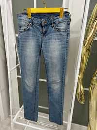 Стильные джинсы манго зара 10-13 лет