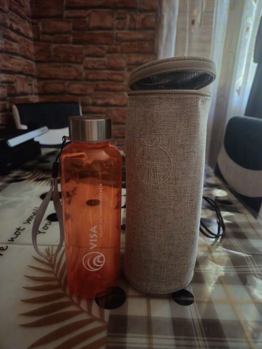 Sticla de apa marca Visa