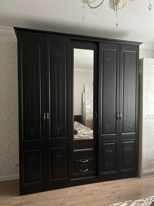 Продам спальный гарнитур