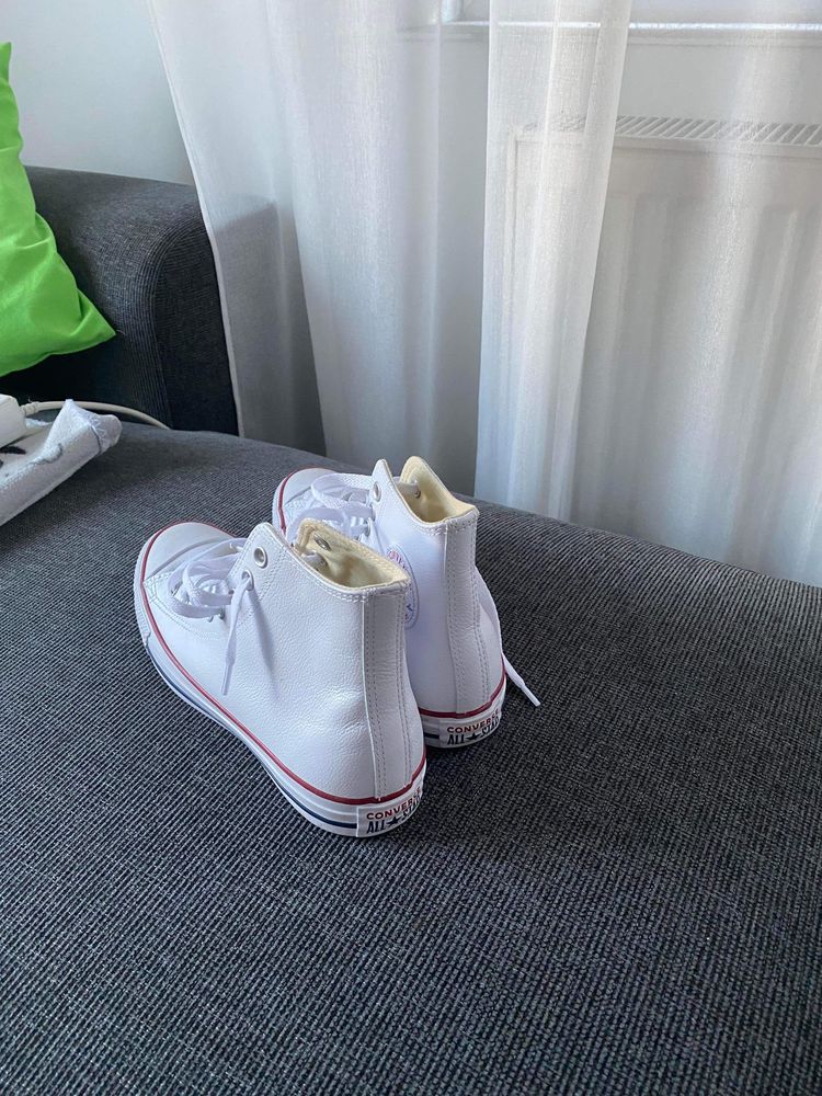 Vand Converse din piele Albi noi