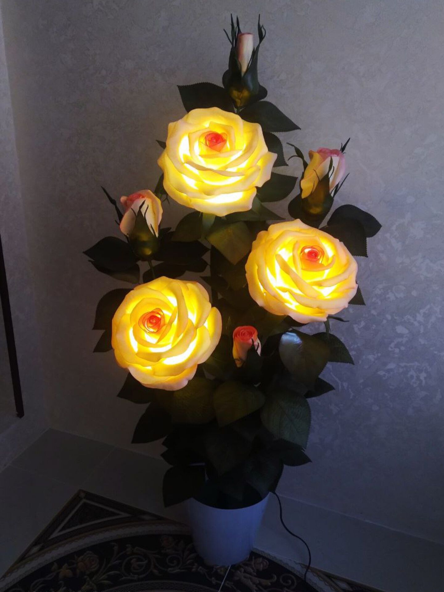 Светильник "Большая Роза" (изолон)