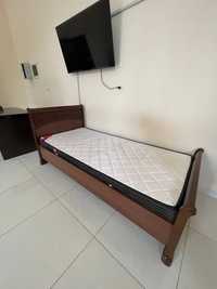 Новый кровать с матрасом