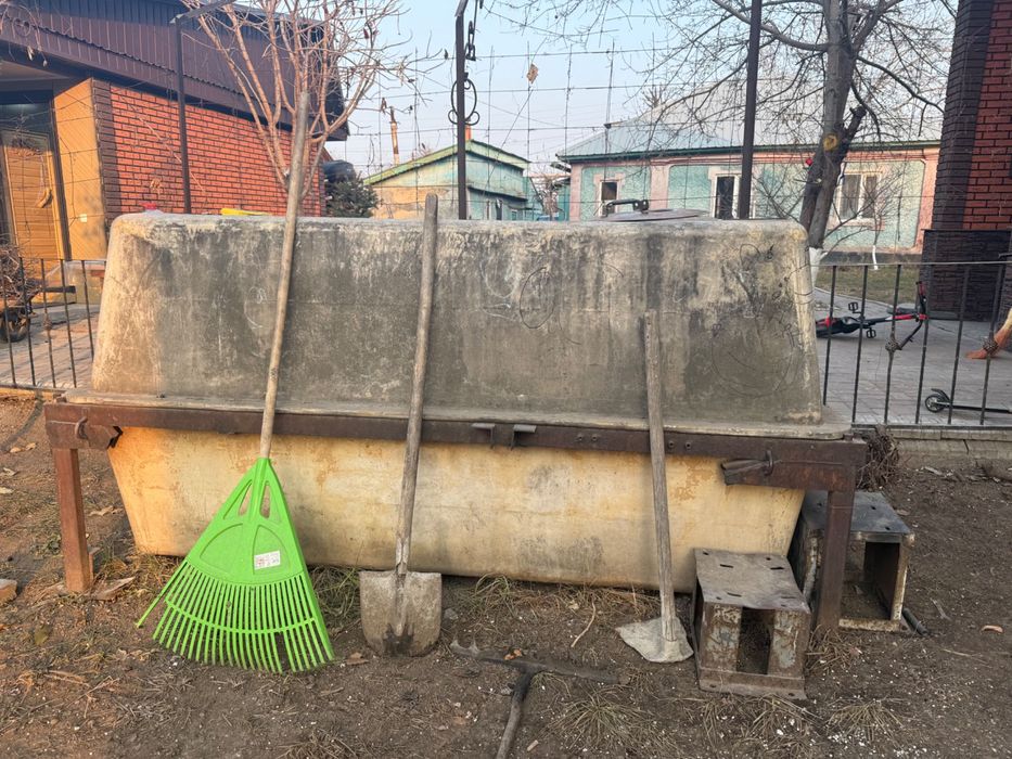 Емкость под воду , объем 3 куба