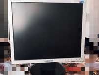 Монитор Samsung 17 инча.      НАМАЛЕН!!!