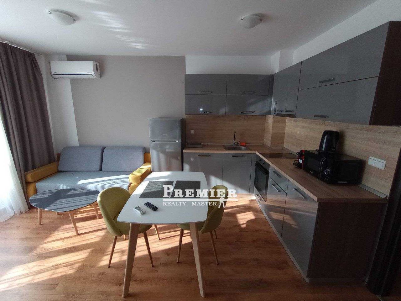 Продава се Двустаен апартамент в Поморие - 54 кв.м за 1567 €/кв.м - Снимка #2