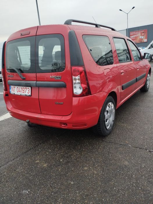 De vânzare Dacia Logan MCV, 7 locuri, motor 1.6 benzină,16V, anul 2010