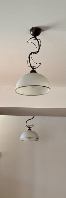 Vand doua lustre/candelabre in stare foarte buna de functionare