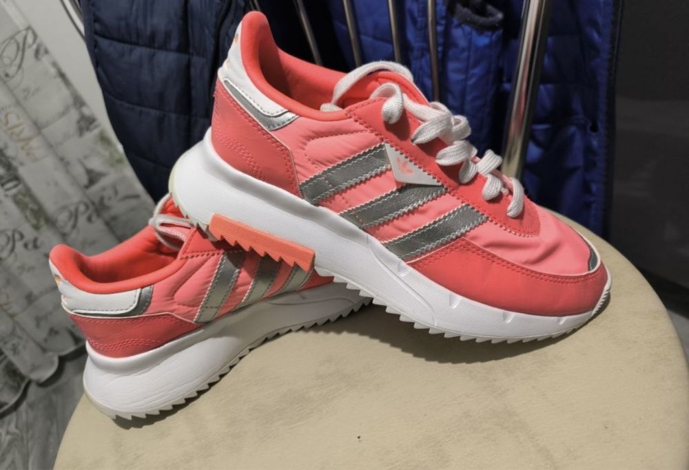 adidași Adidas femei Nr 36