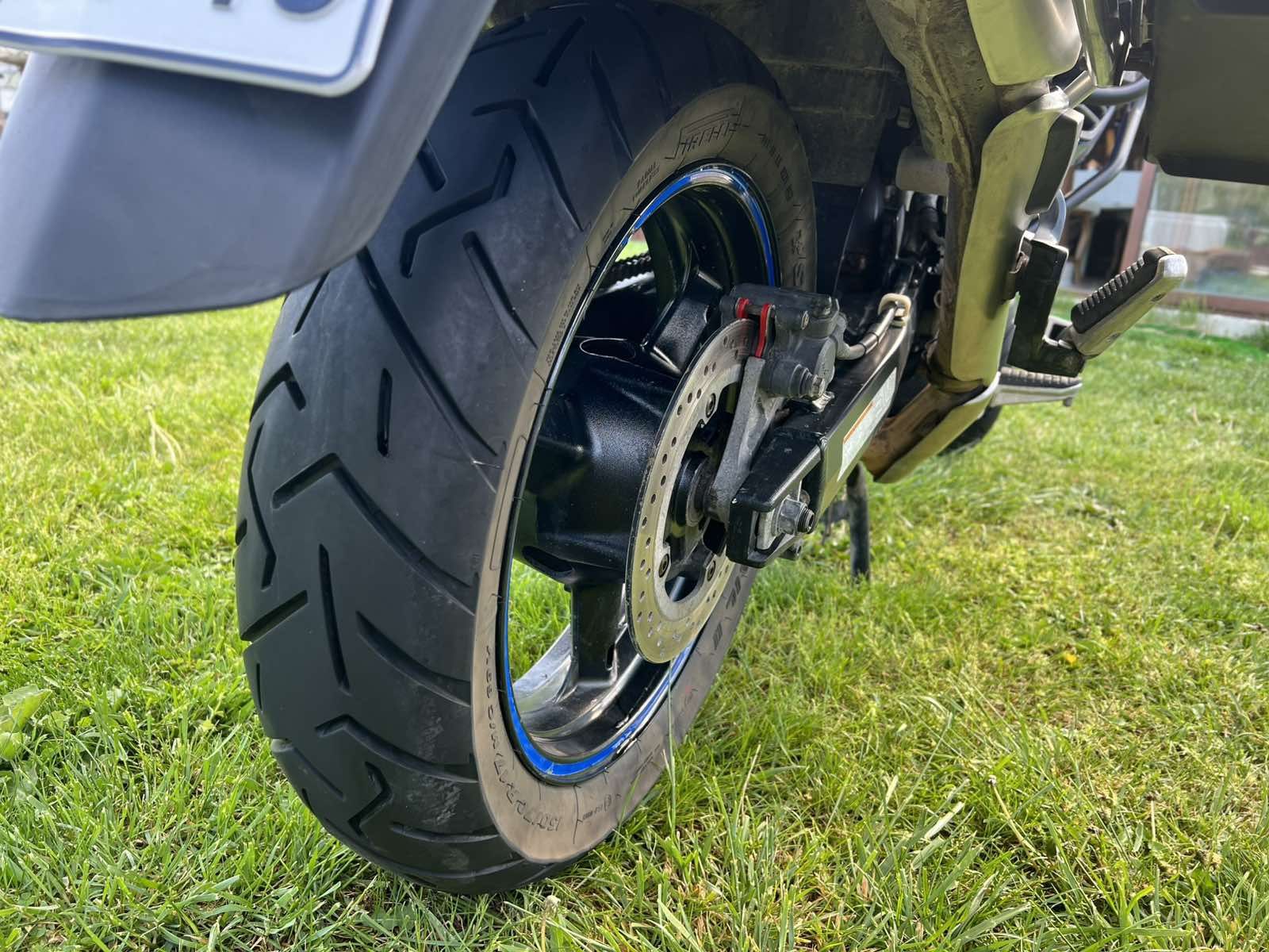 Suzuki V-Stron 1000