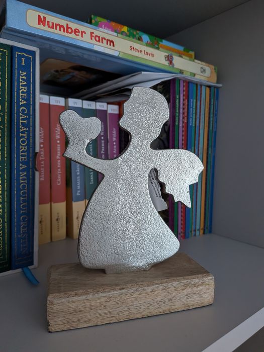 Vand decoratiune noua ingeras