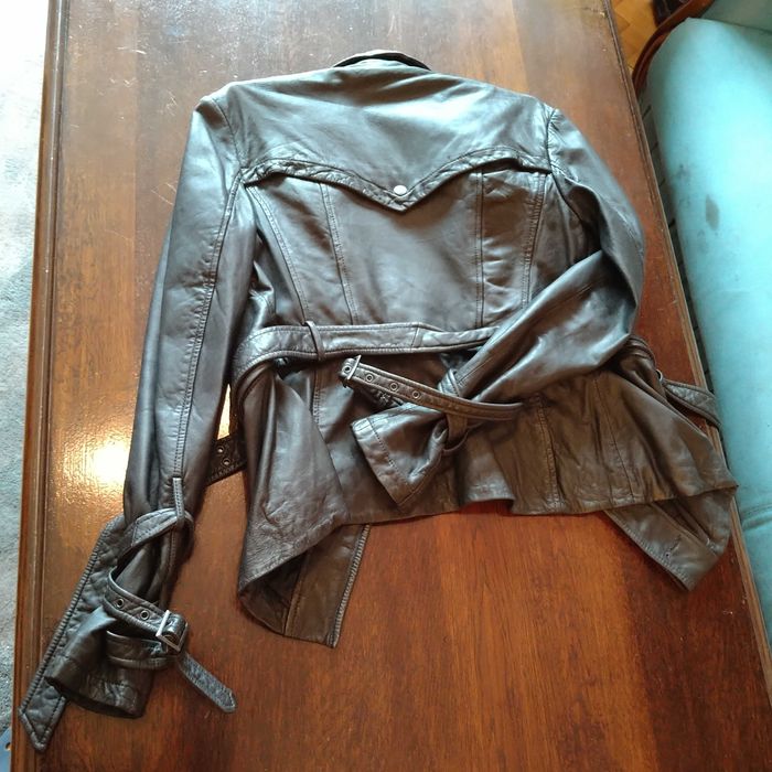 Уникално дамско кожено яке на английската марка All Saints