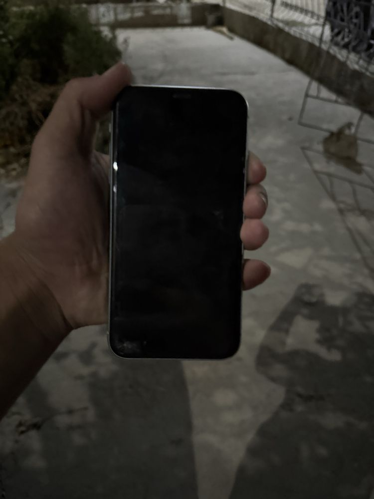 Iphone 11  сотилади